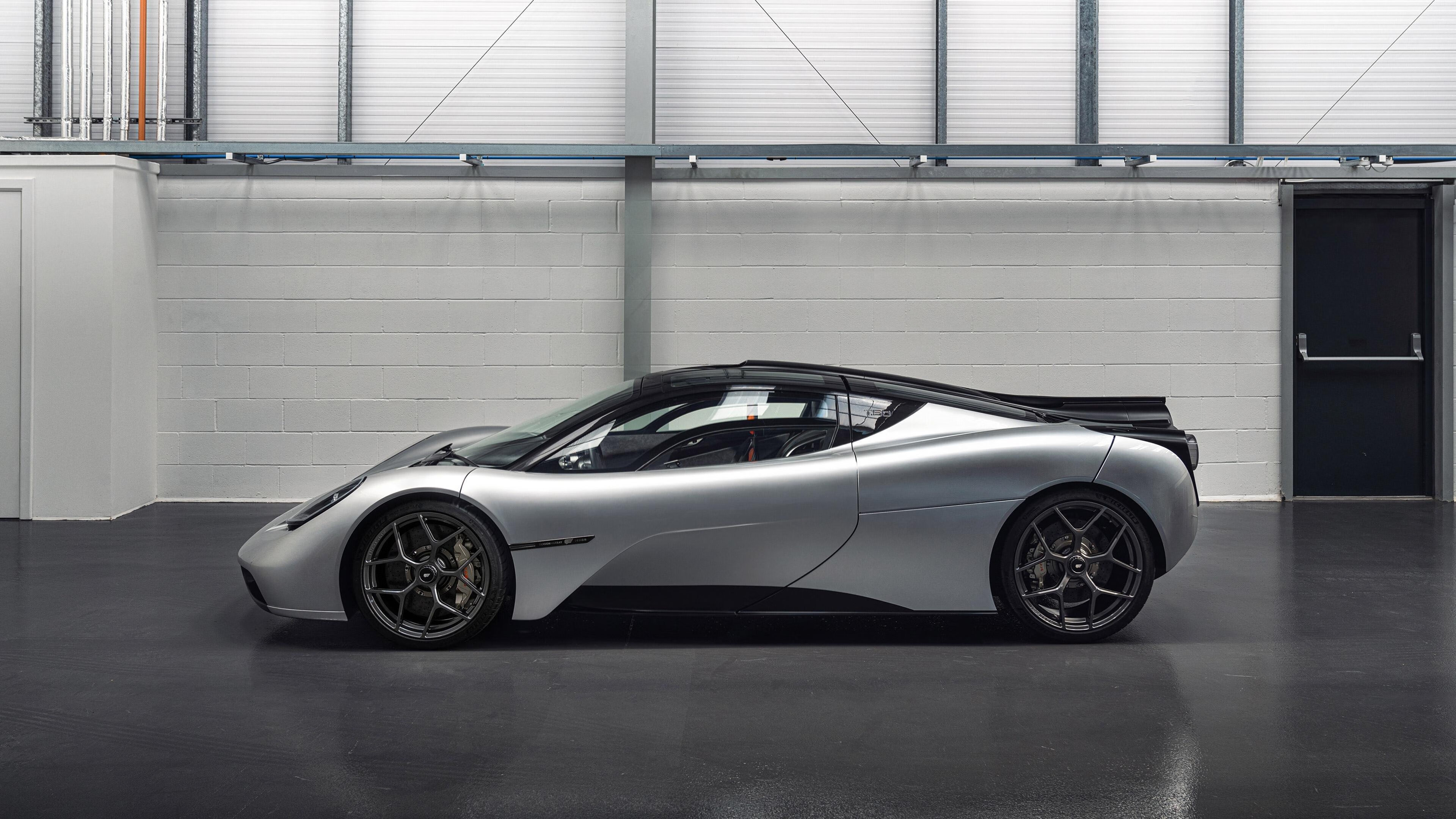 开云官网在线-_全民空中飞行体验：跳跃天际的新运动_，空中飞跃游戏