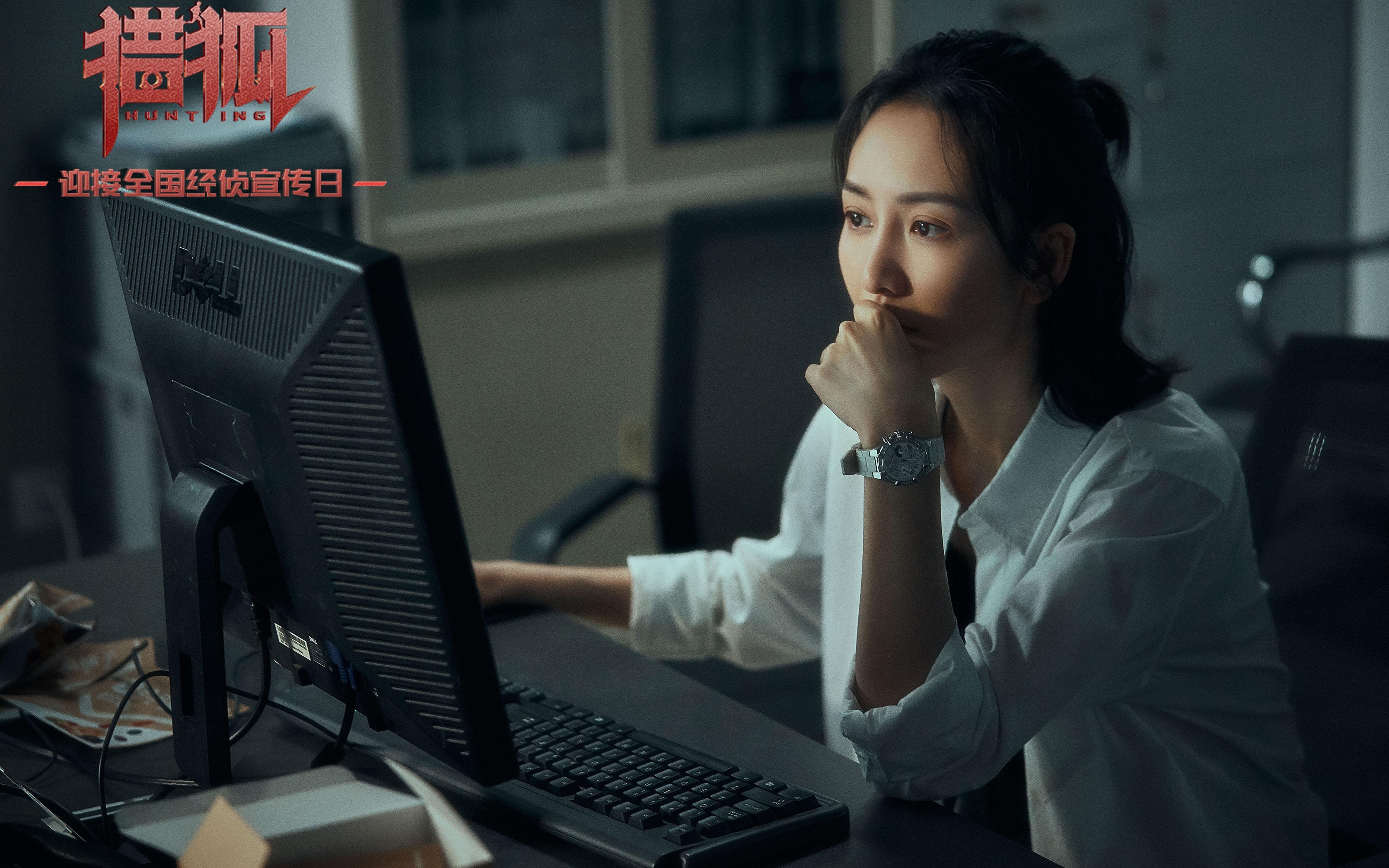 开云平台-_海底探秘：潜水泅渡中的水肺网球挑战_，水肺潜水视频