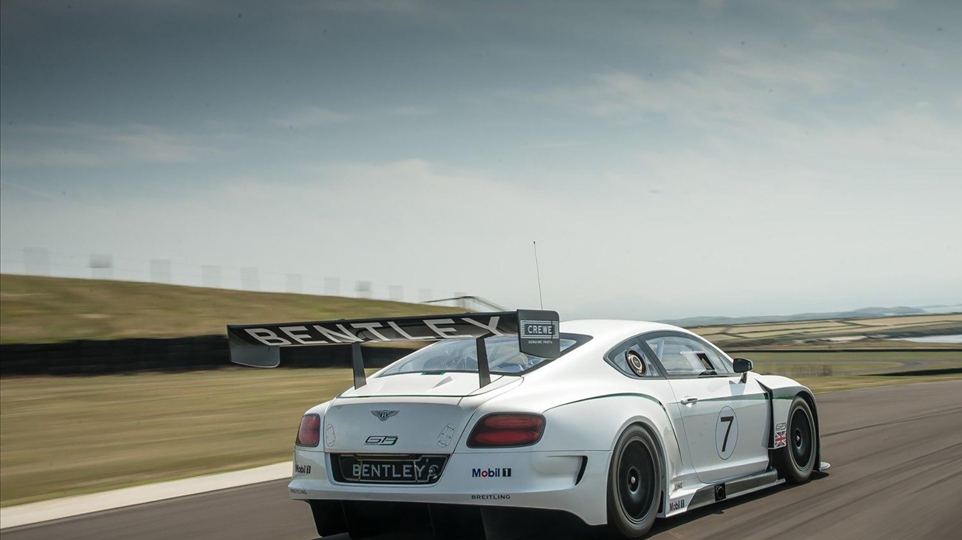 Kaiyun官方登录入口-东亚杯中国足球夺冠 球员拼搏精神获赞，中国队东亚杯冠军